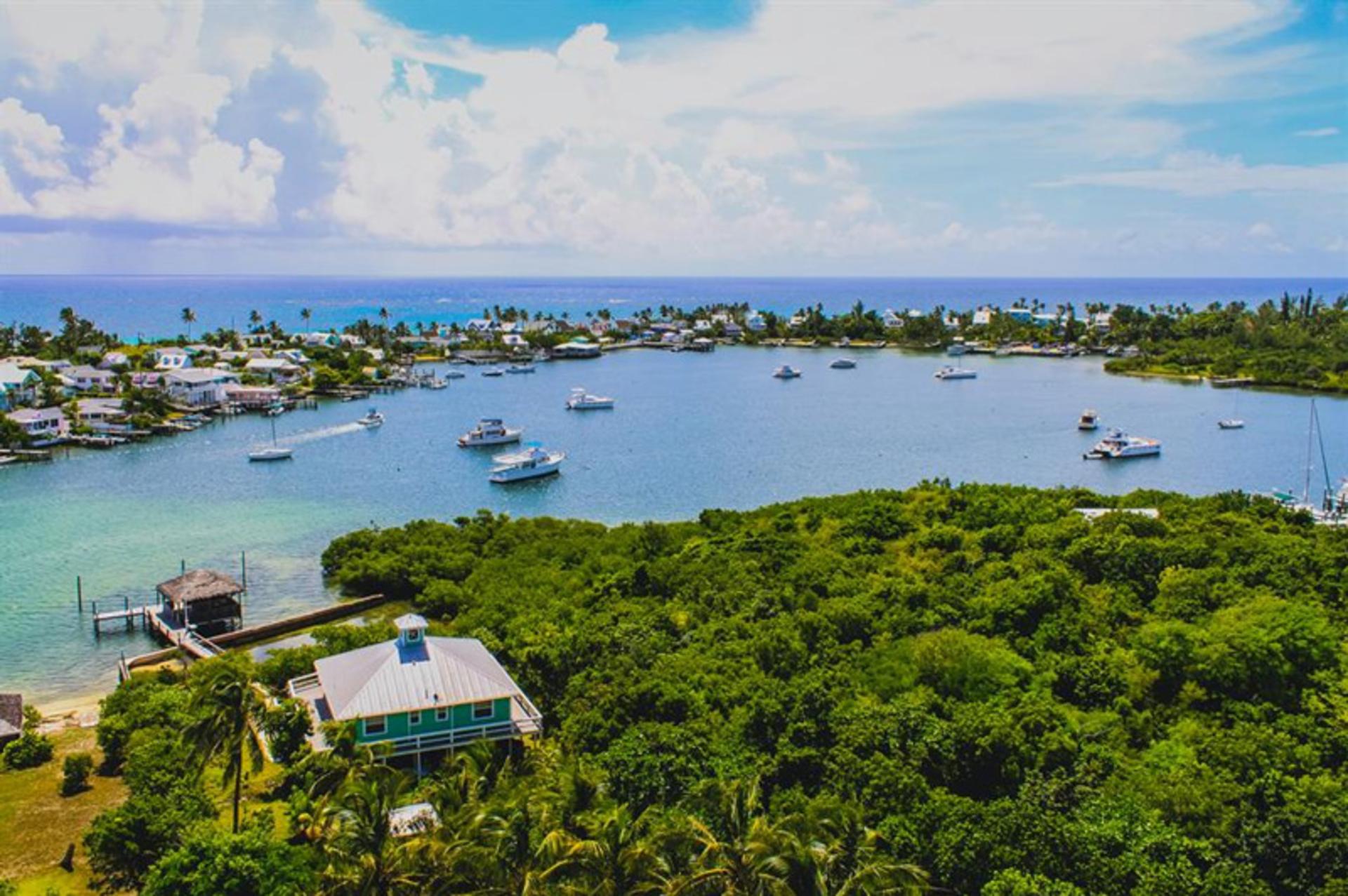 Boats in Bayama Bay