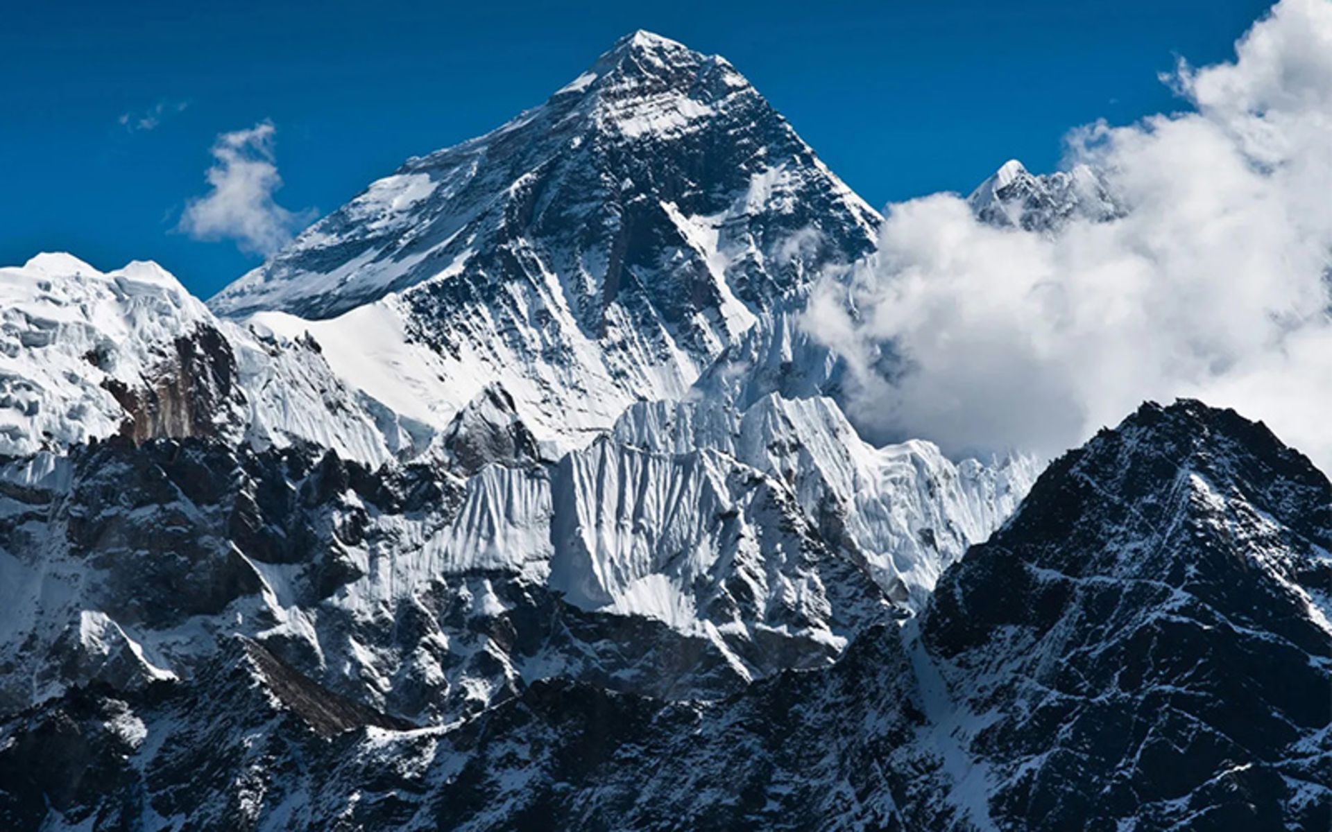 Everest Mouain Snow Peak