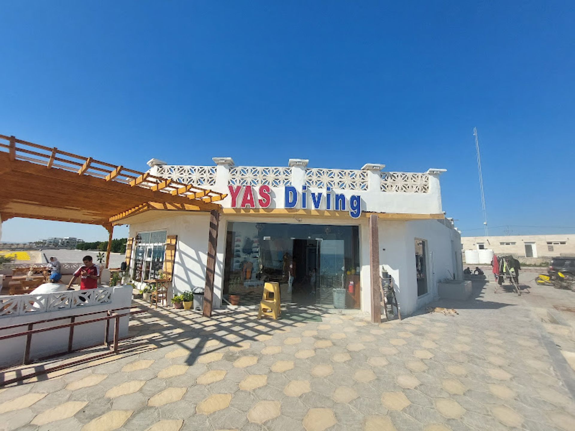 Yas Qeshm White College White College and Diving Club