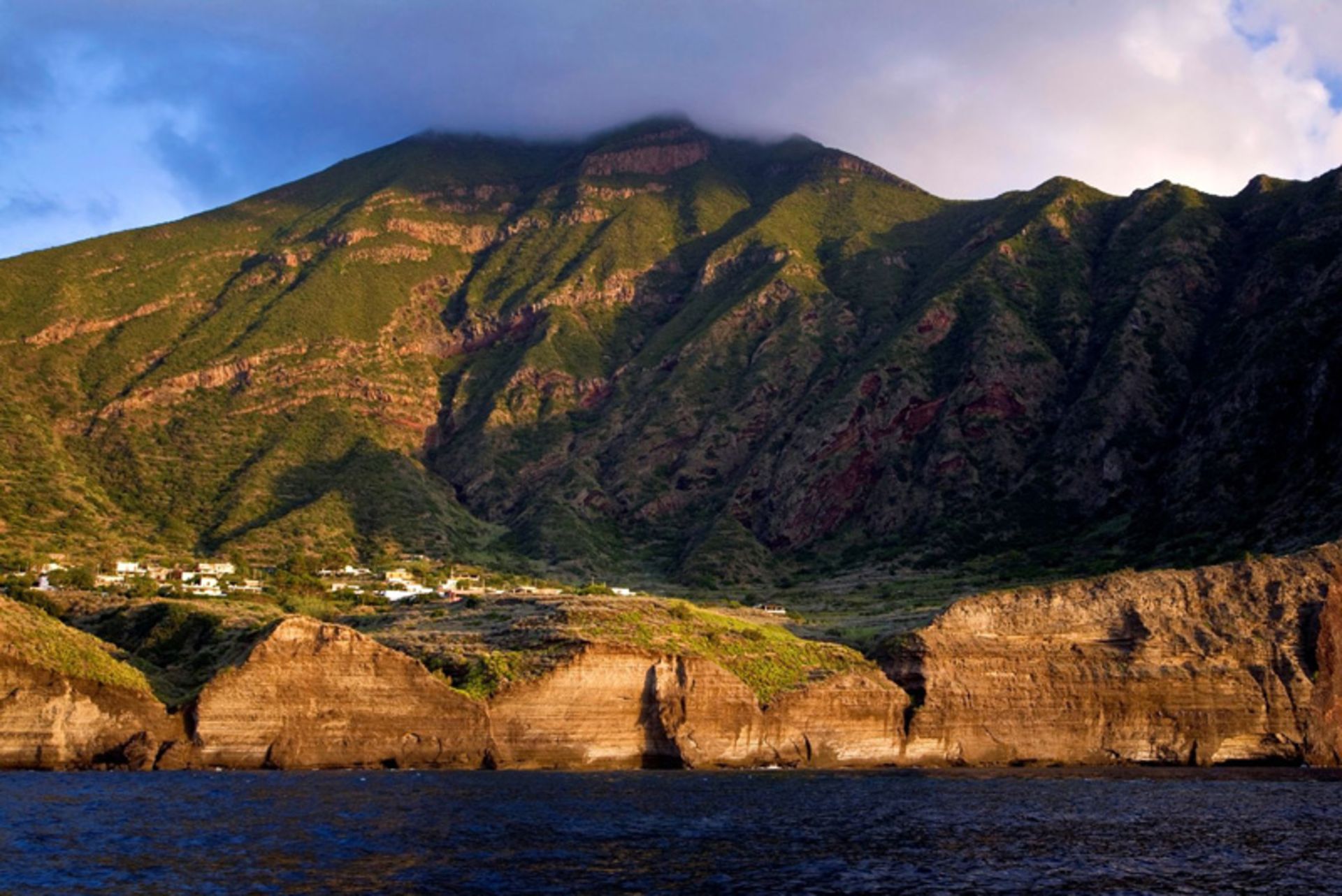 Tall mouains on Salina Island