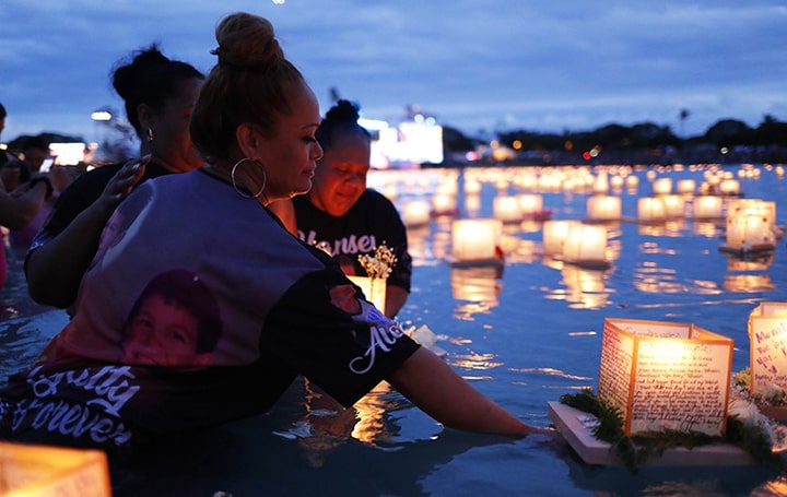 Floating Laern Festival, Hawaii / Laern Floating Festival