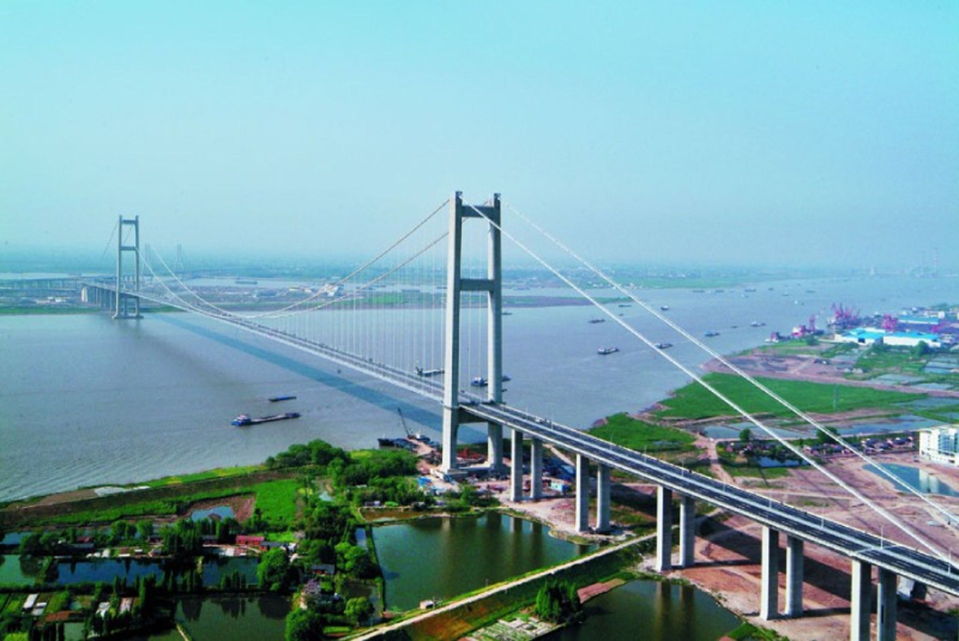 Roniang bridge over the river 