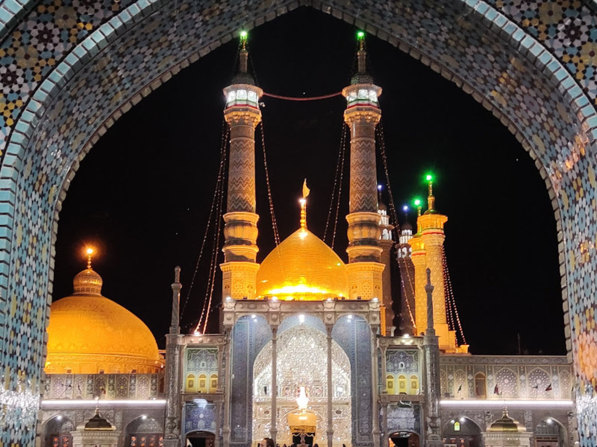 The shrine of Prophet Masoumeh on the nights of Qom