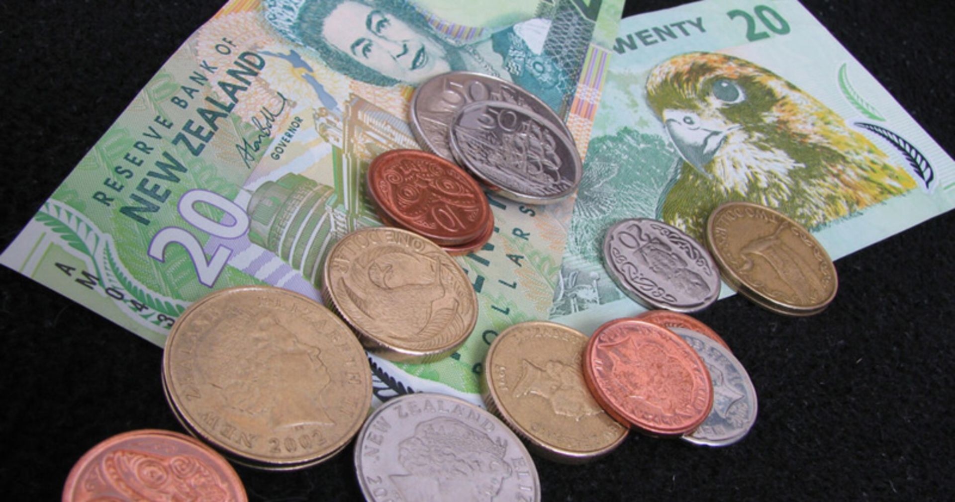 New Zealand dollar banknote 