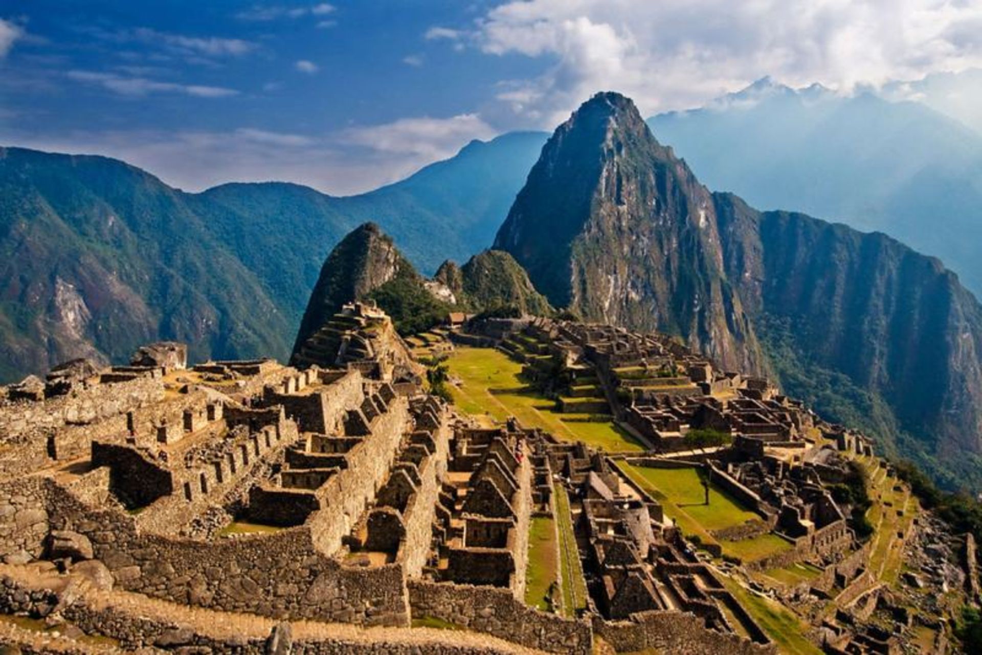 The ancient city of Machu Pico and the nature surrounding it