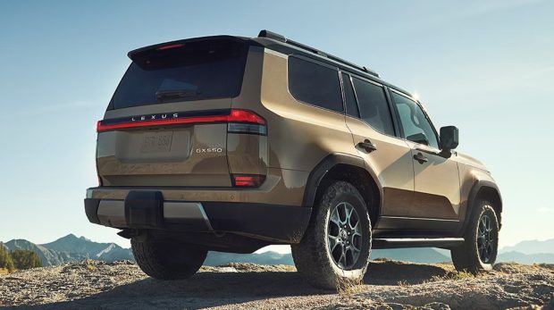 Comparison of Lexus GX and Toyota Land Cruise