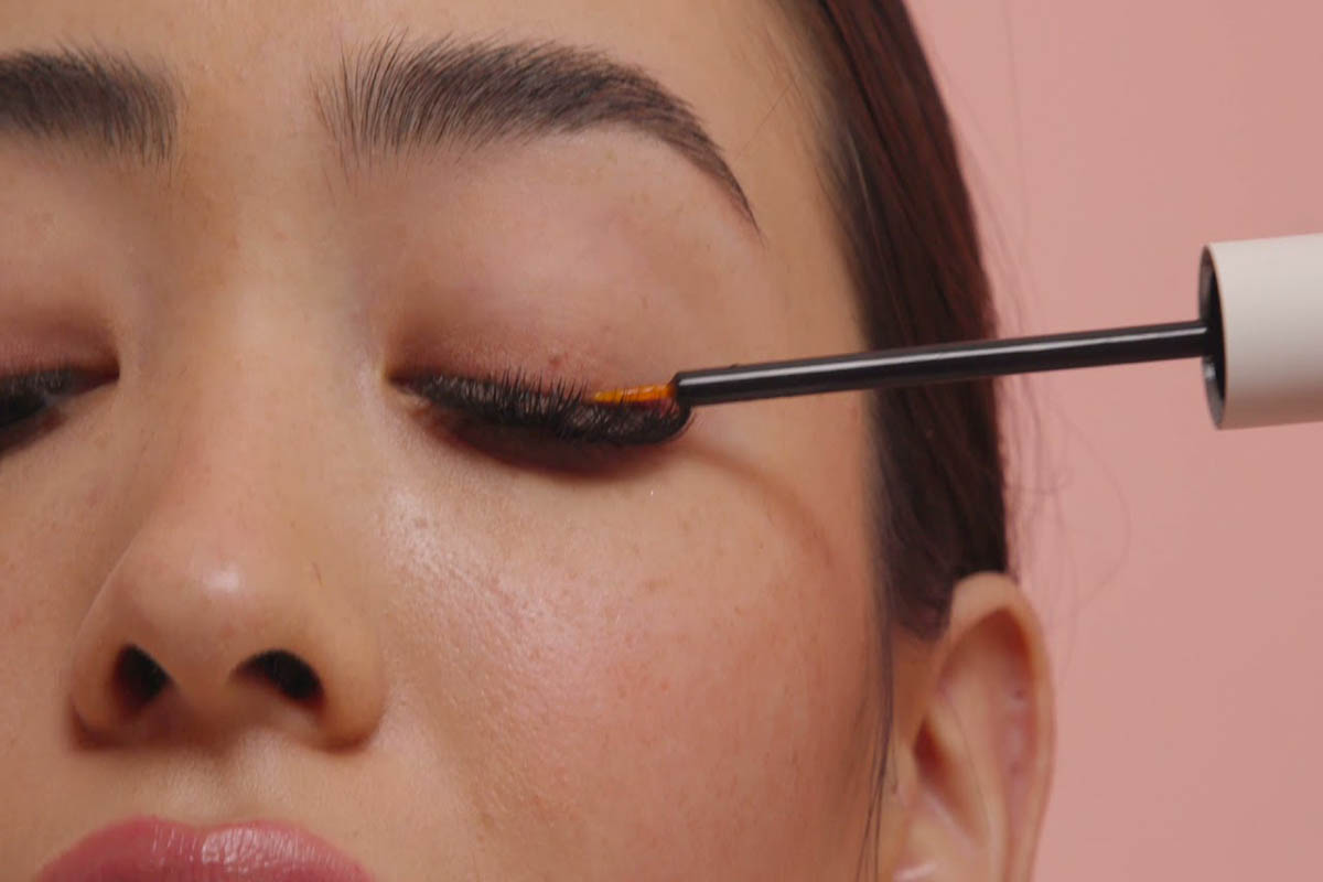 How to use eyelash amplifier? How to use eyelash amplifier?