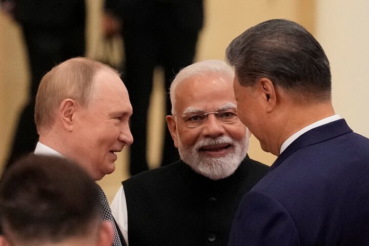 Putin and Moody's 2 -minute conversation in Moscow Limousine;