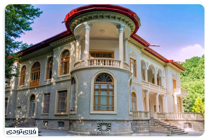 What are the most famous and beautiful palaces in Tehran?