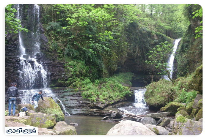 Emerald Falls Emerald waterfall