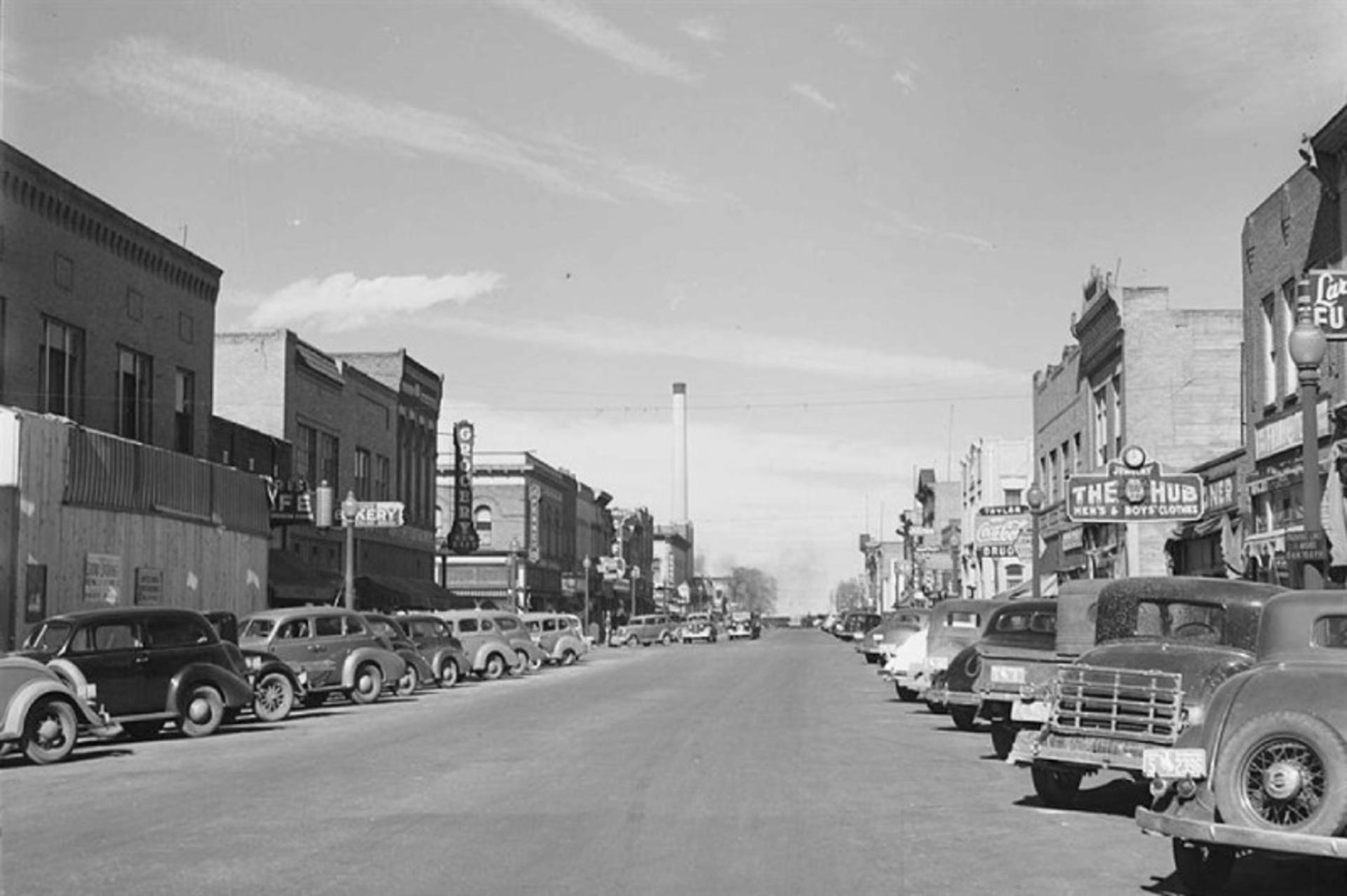Cars on Larami Second Street 