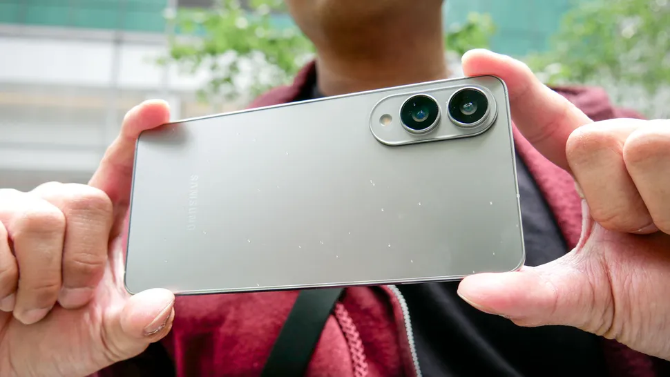 Comparison of the Galaxy S25 Edge with the iPhone Air