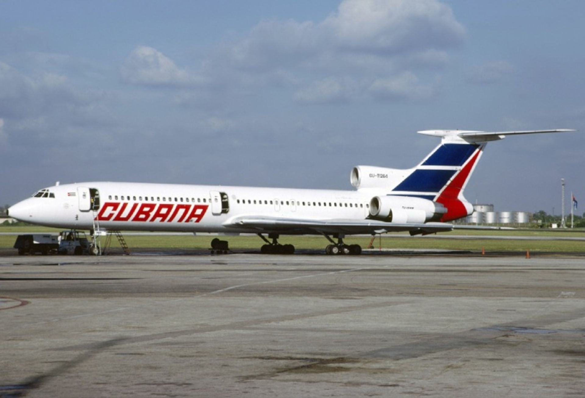 Kuba Airlines Airlines at Airport