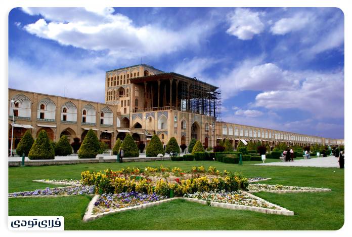 Distance from Tehran to Isfahan by bus, train and aircraft