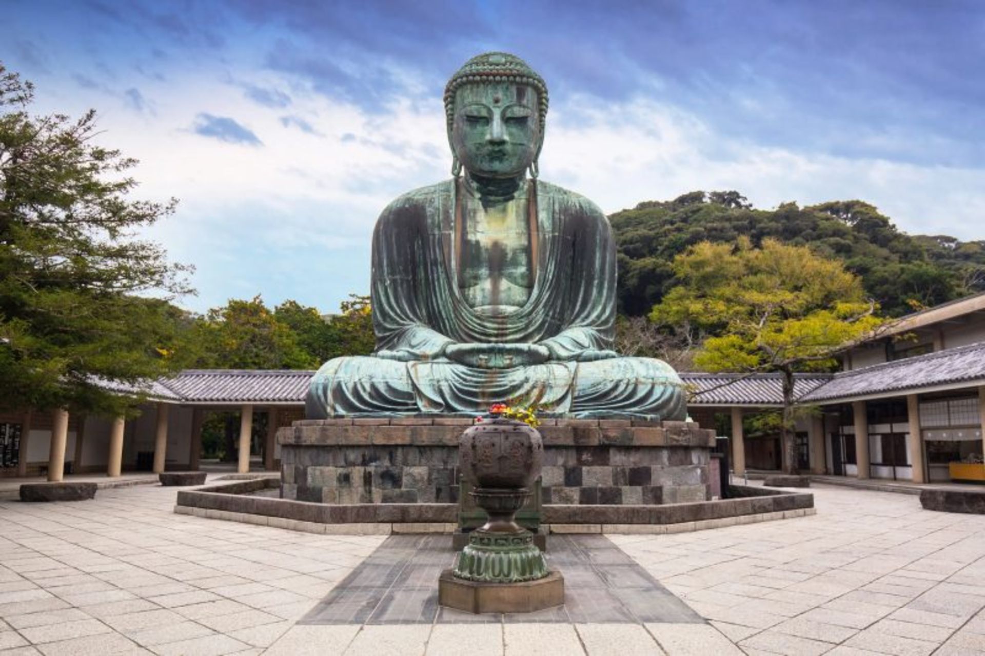 Great Buddha Camacura and the surrounding nature