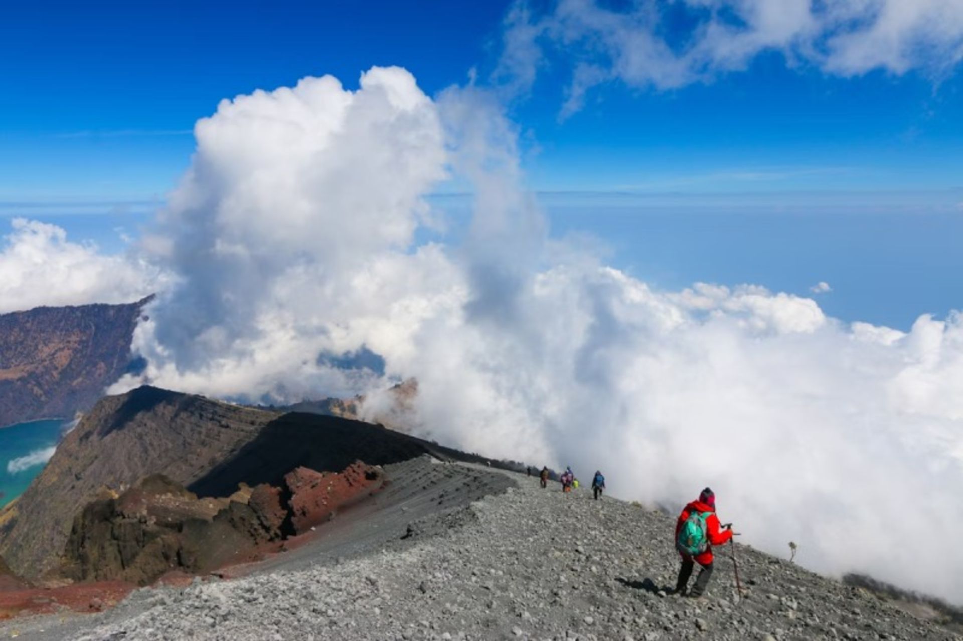 Climbers over the Rinjani Mouain 