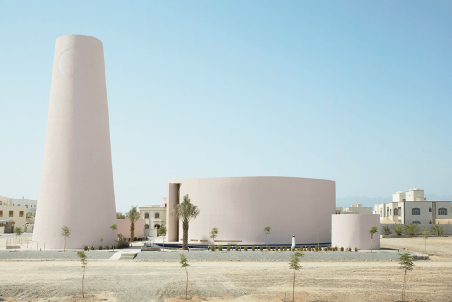 Circular form and cylindrical cylindrical bed in Muscat