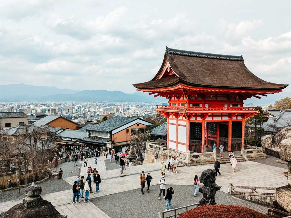 Ways to access the set of temples