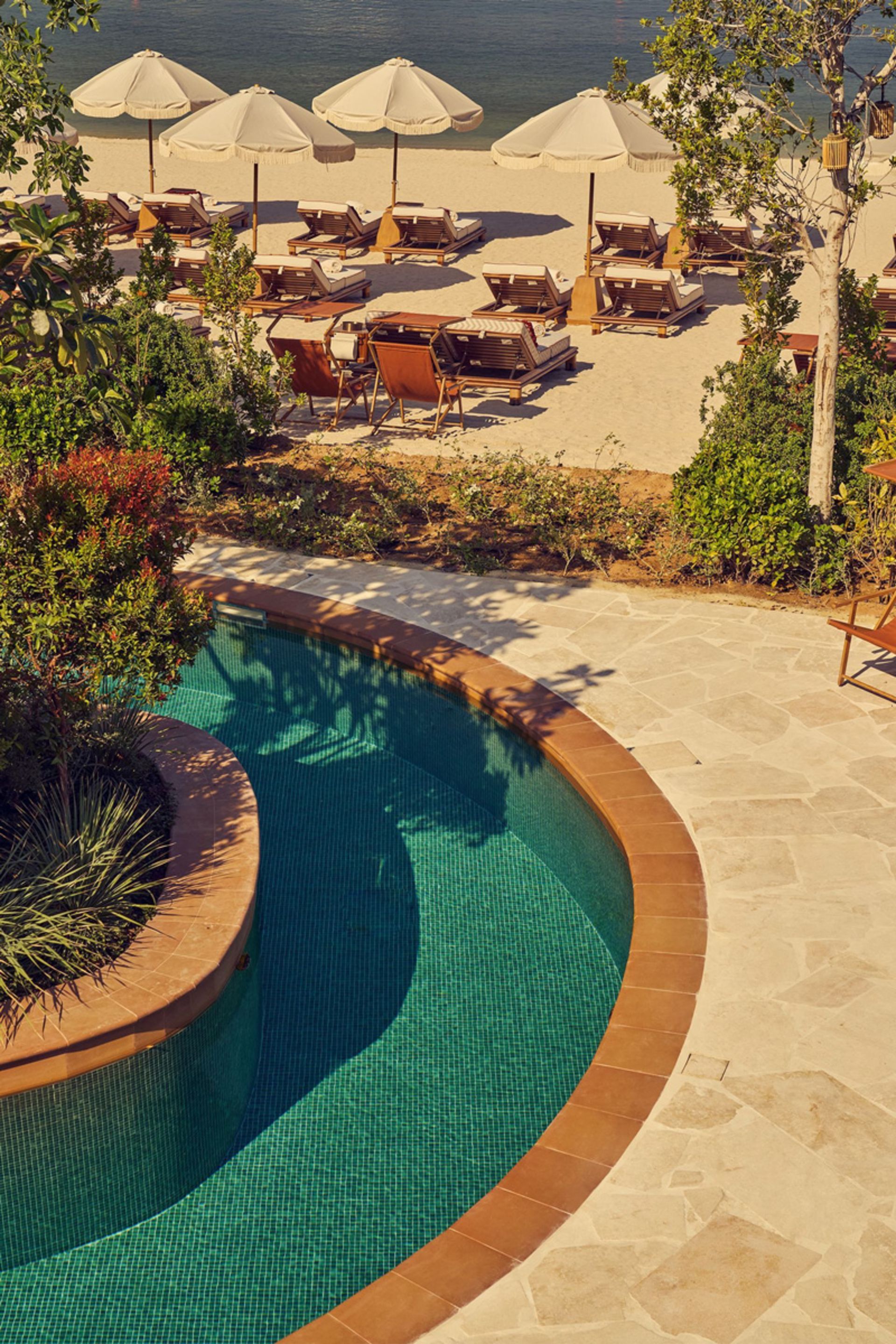 Dubai Restaura Pool