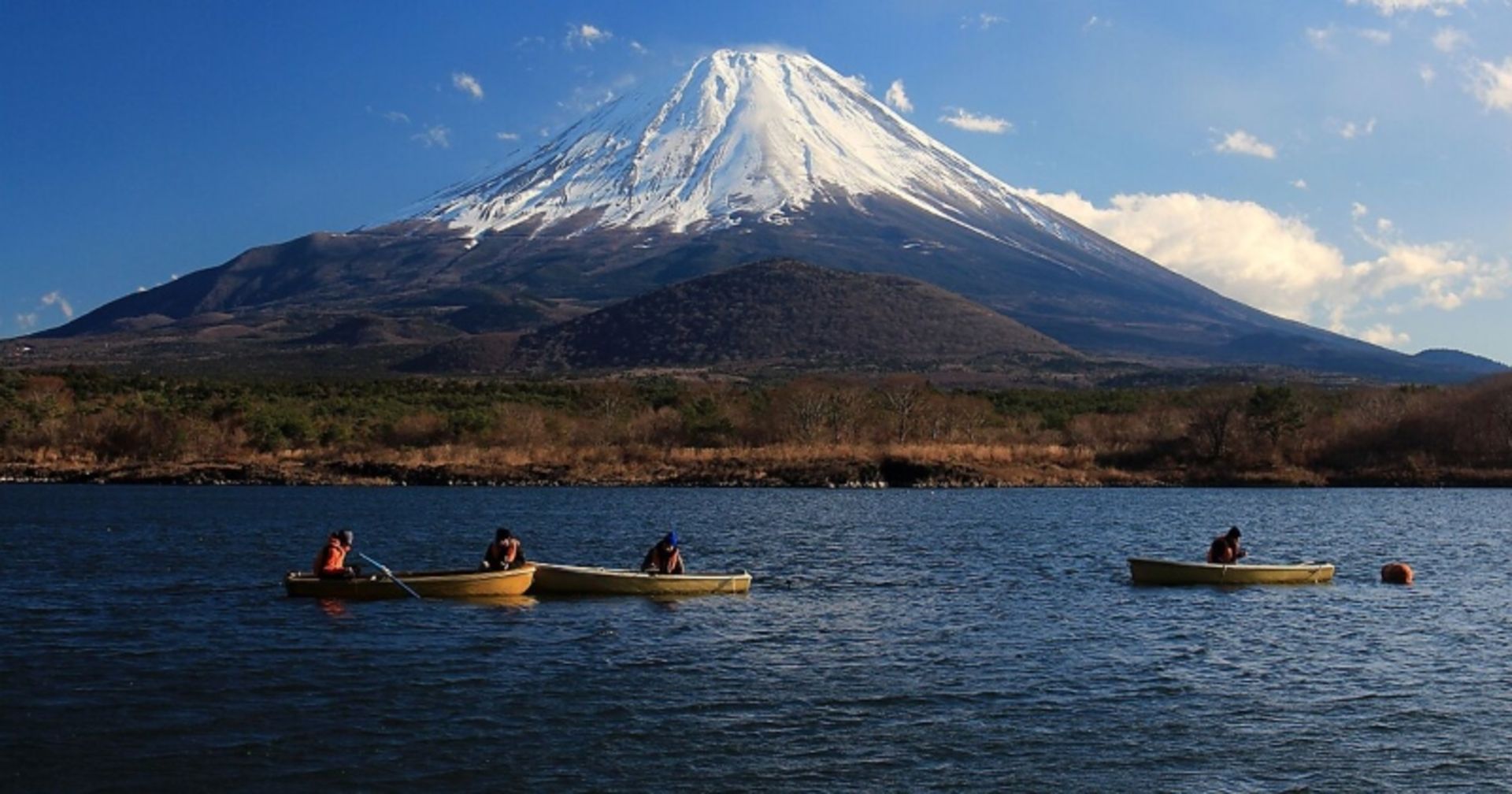 Fuji Mouain and Lake at Fuji-Hawkone-Jizu National Park