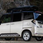 Toyota Roman mini -van -based side view