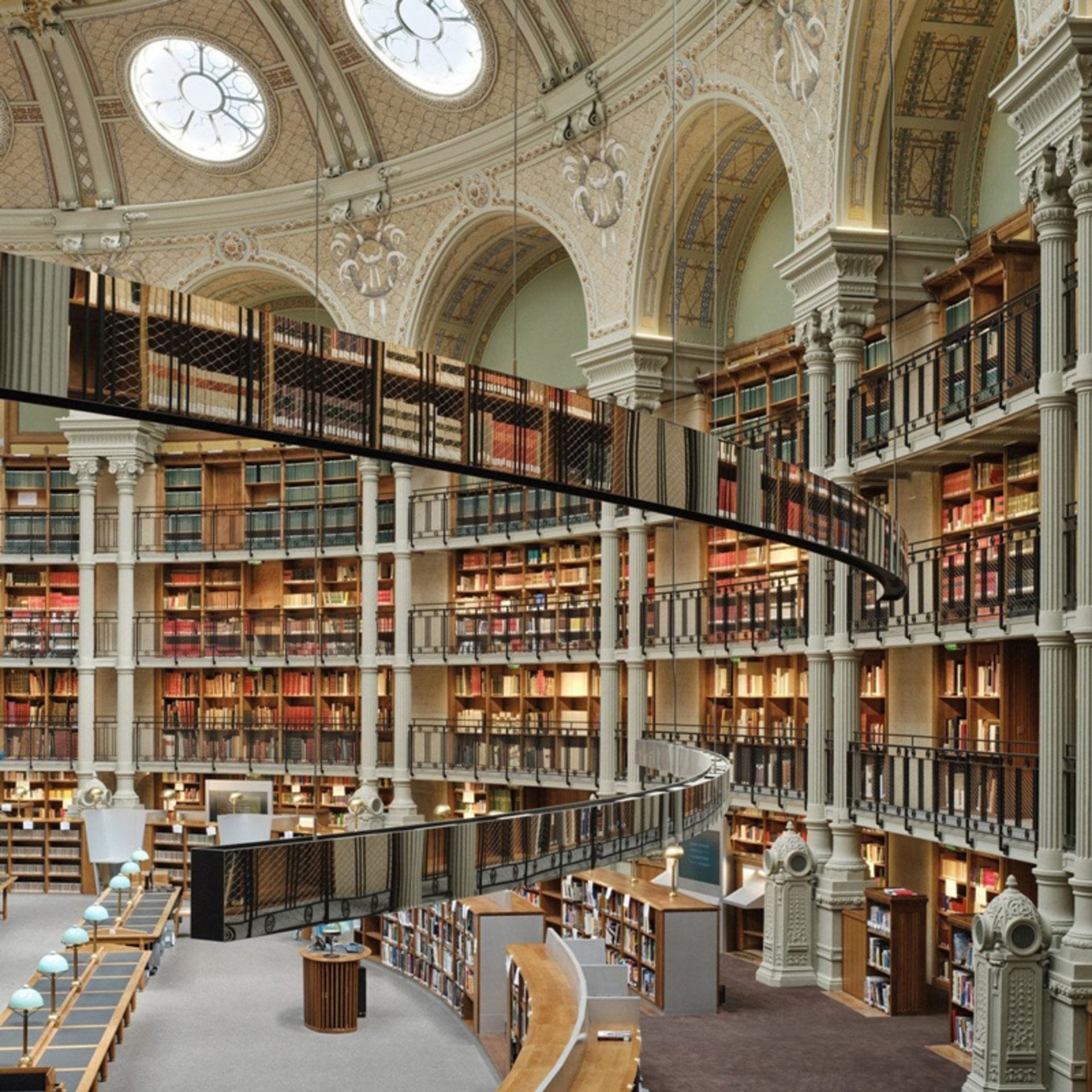 Book shelves and monumes in the French National Library