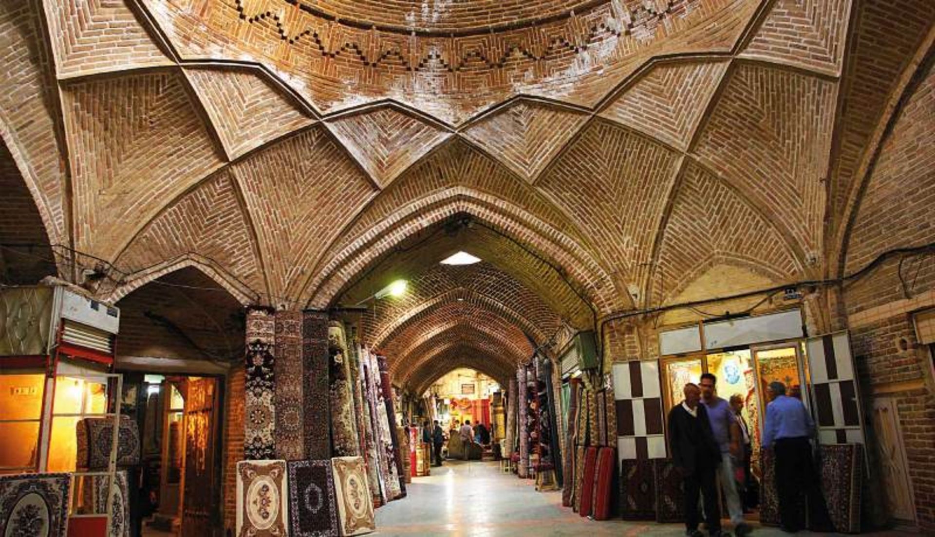 Hamedan market ierior space