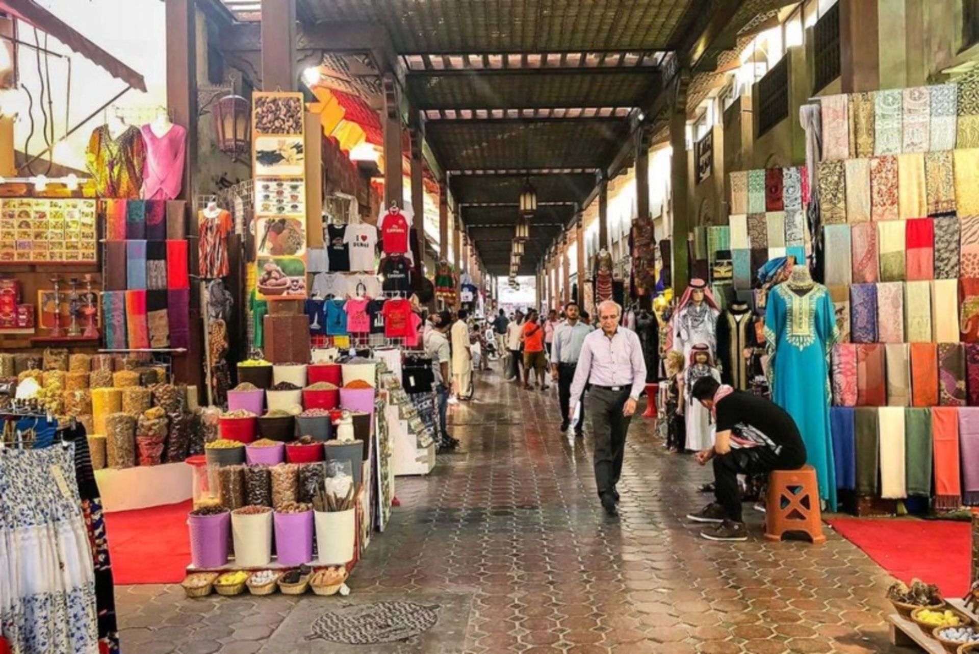 Dubai Fabric Shops 