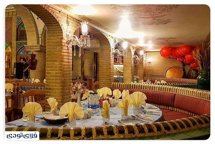 Capo Traditional Traditional Table