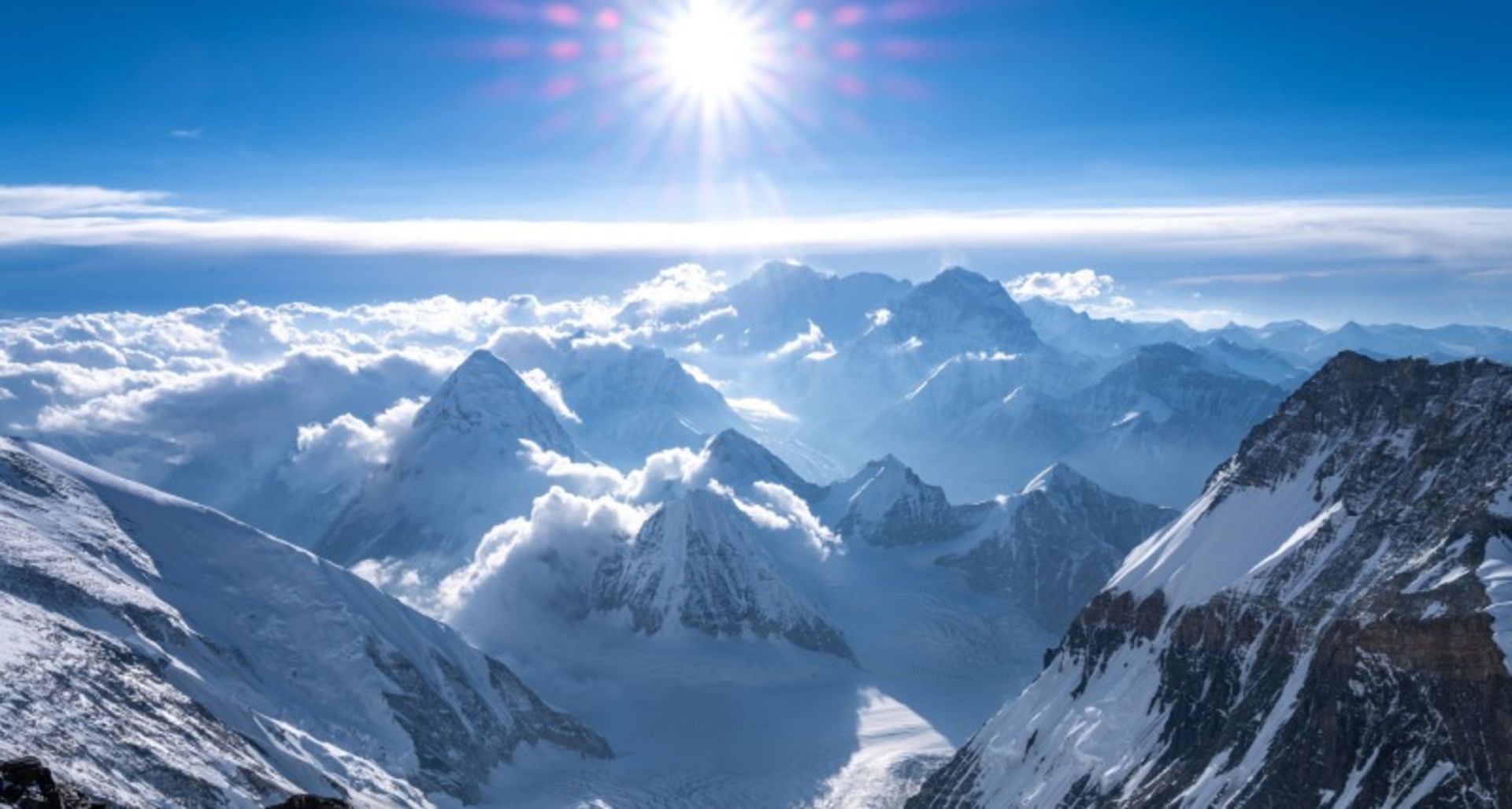Sunny Day on Mou Everest