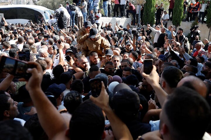 Welcoming Palestinian -free prisoners of cameras; Celebration of Victory + Photo