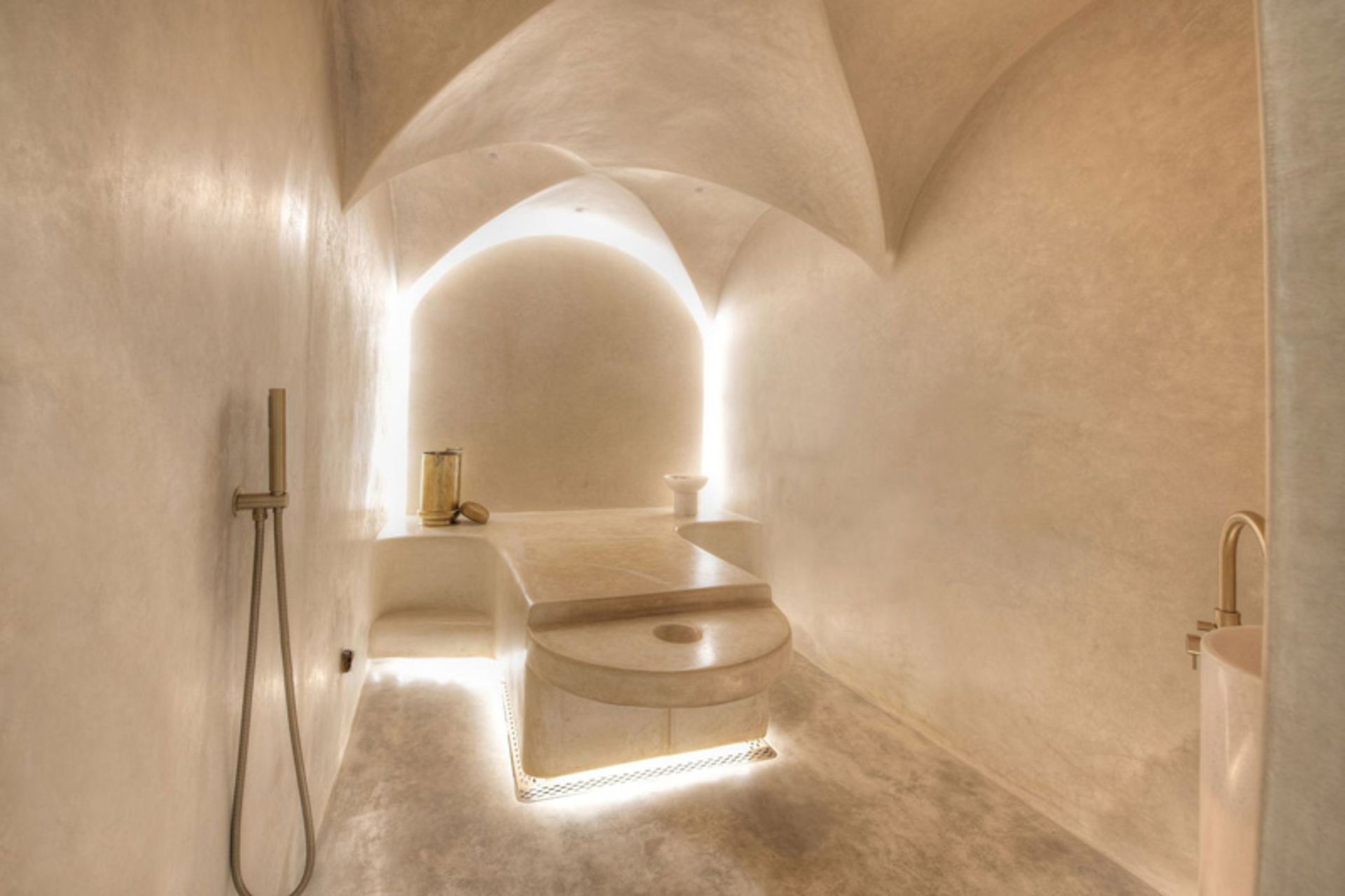 Traditional Moroccan bath at Izil Spa