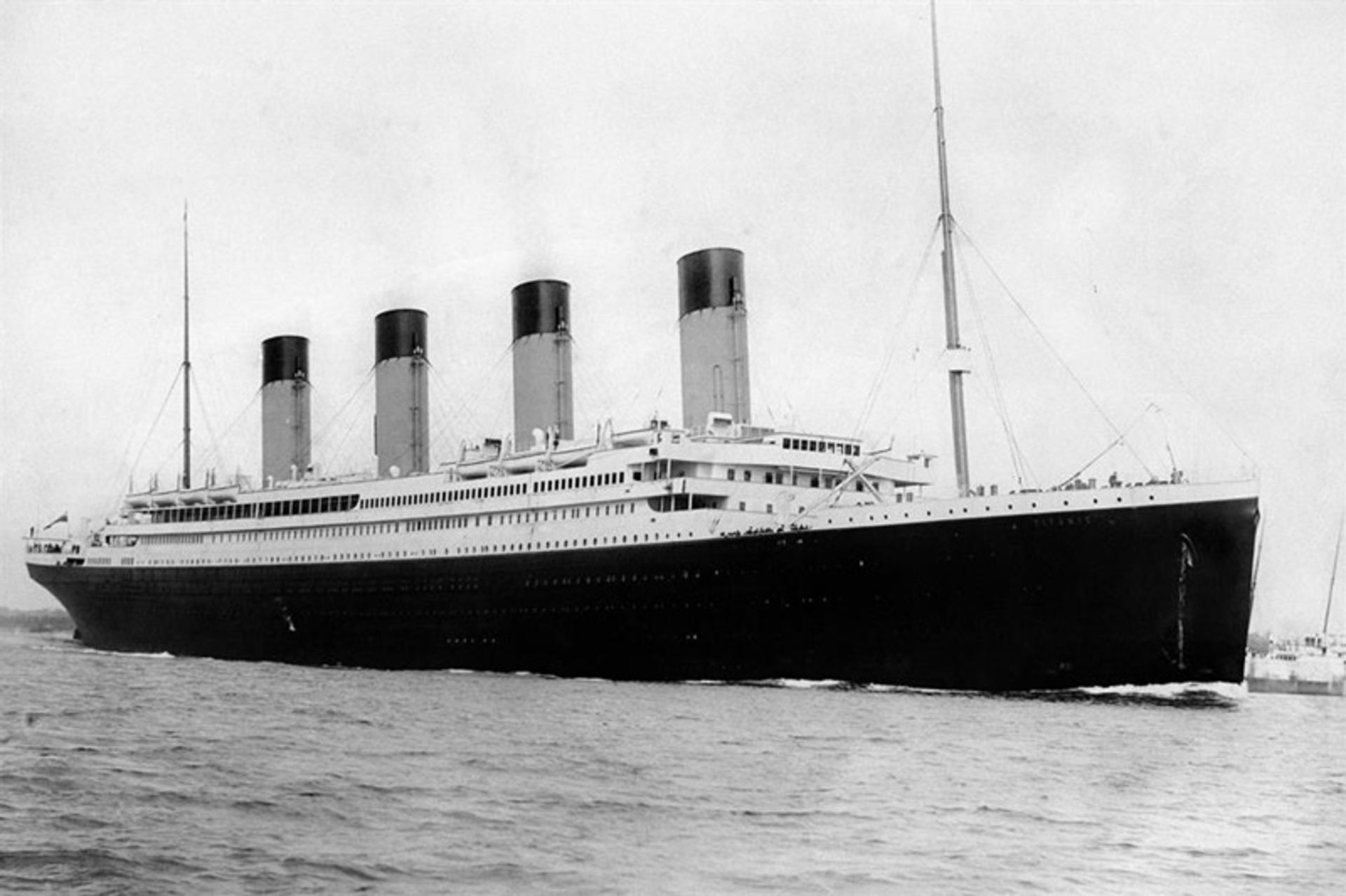 Black and white image of the Titanic