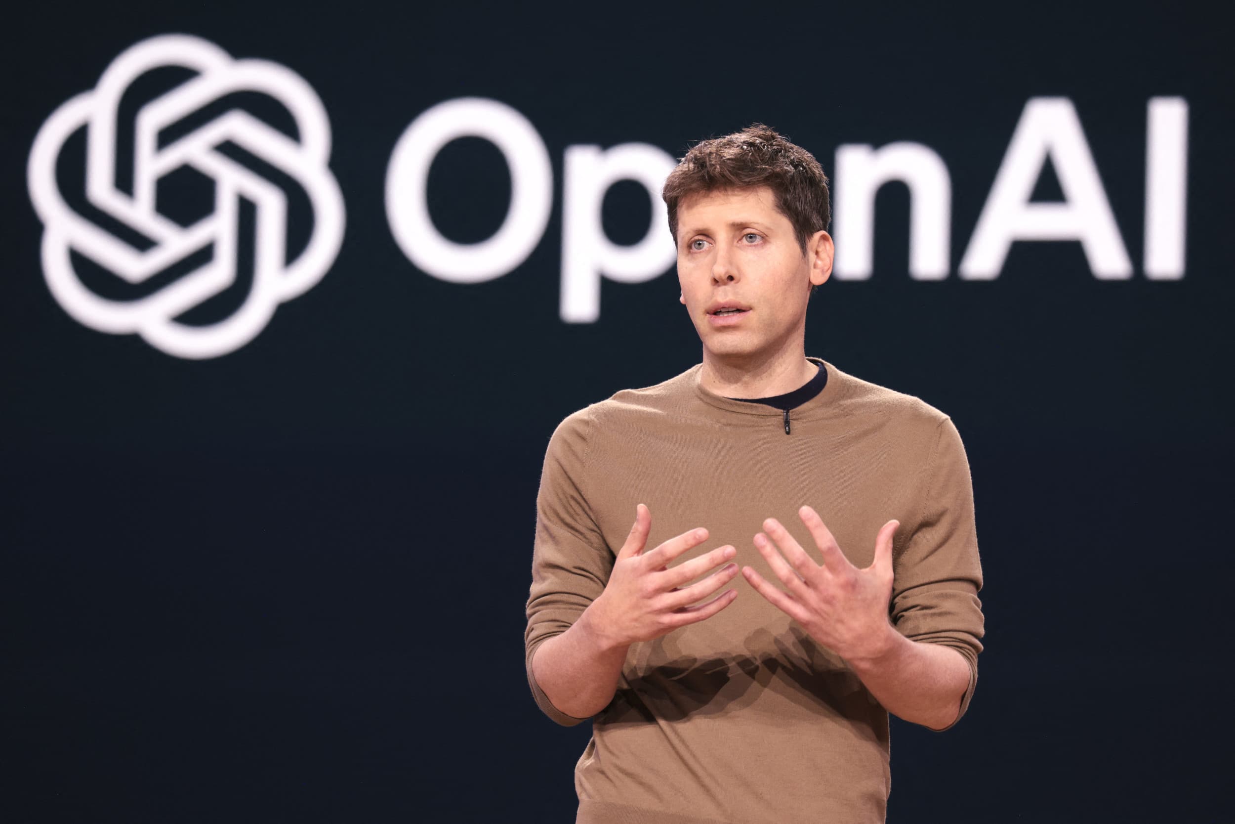 Analysts' warning of potential global economic collapse intensified by OpenAI investments - diginoy