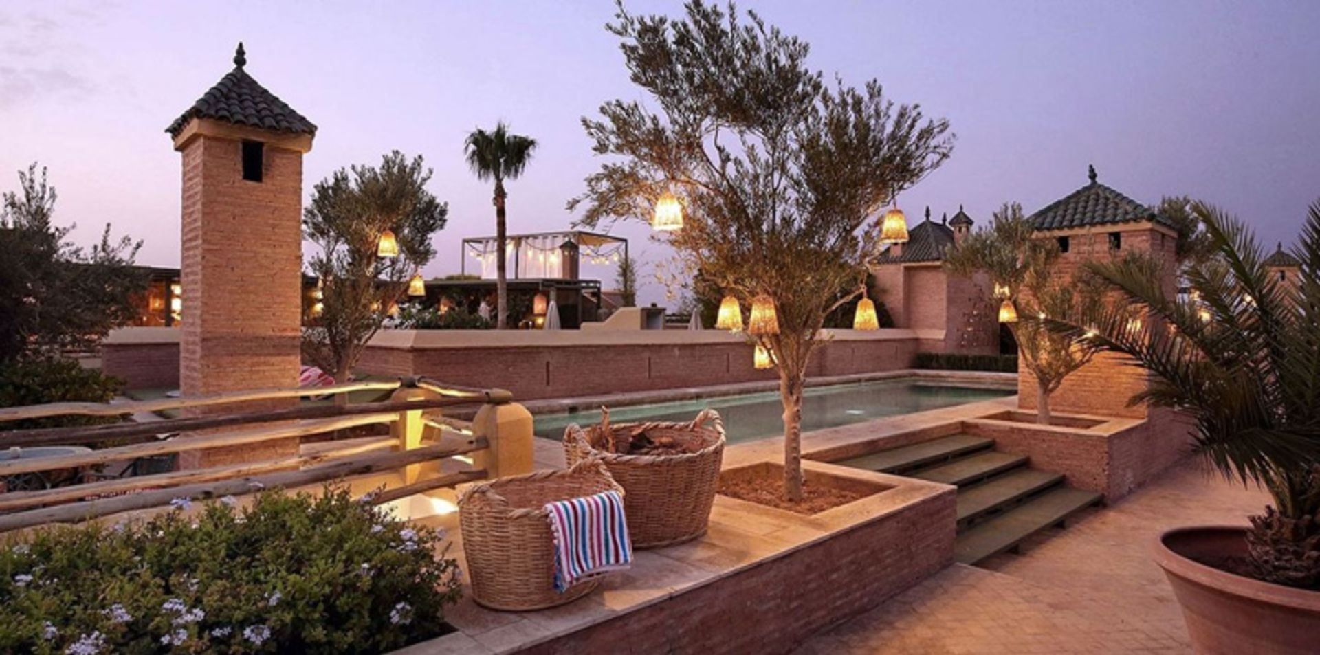 Elfan Hotel Pool and Pool