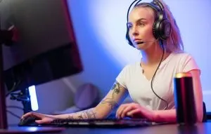59 % of female gamers hide their gender in online games