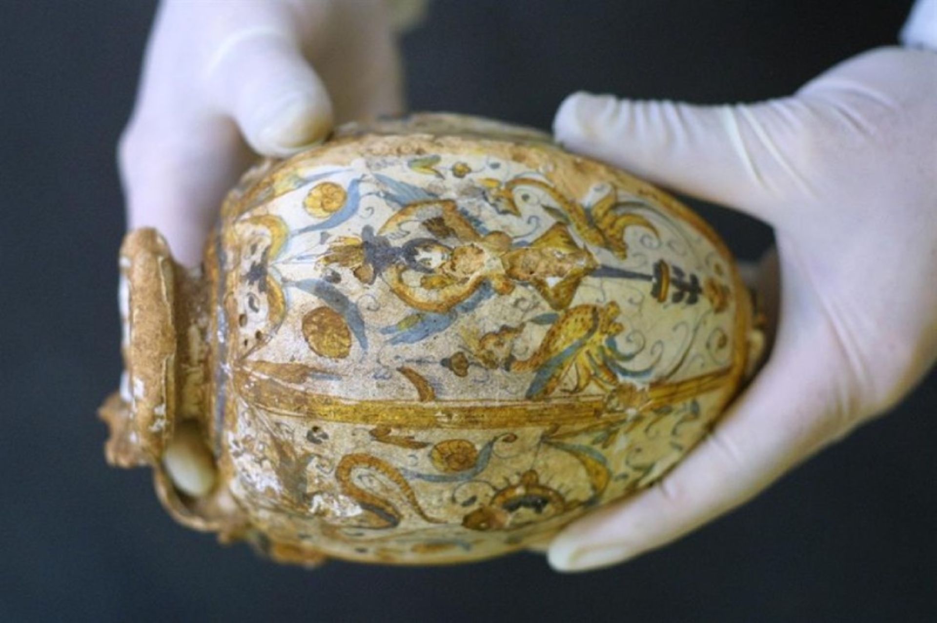 Spanish shipwreck vase