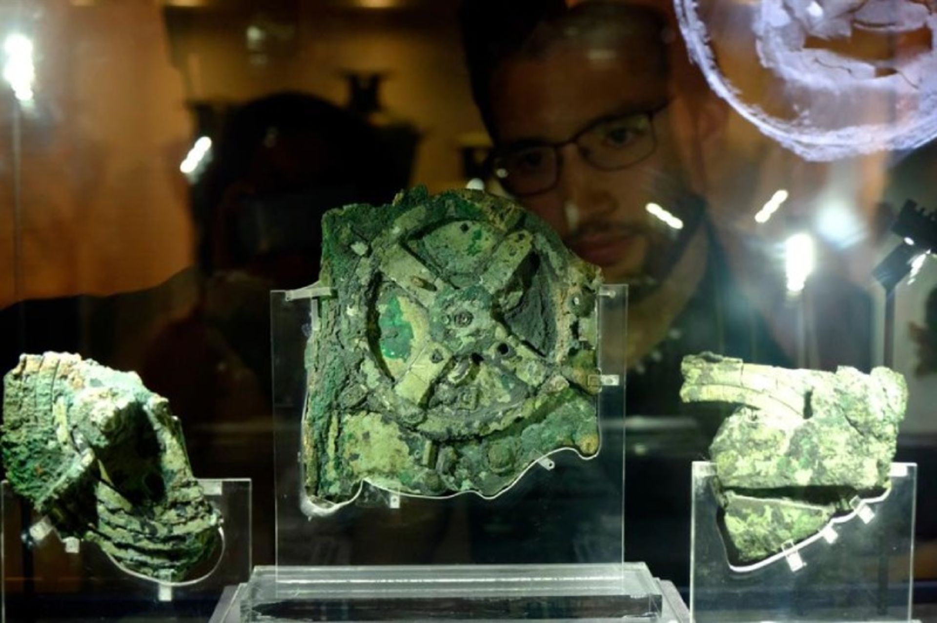 Aikythera car parts in the museum