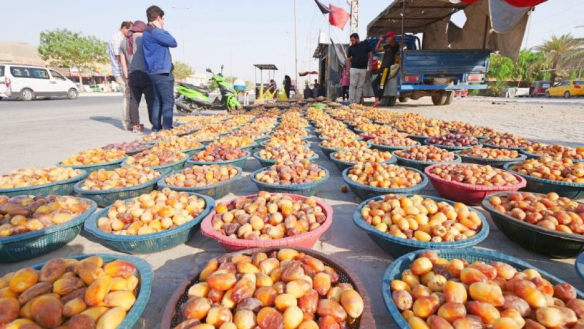 Selling dates in Karbala