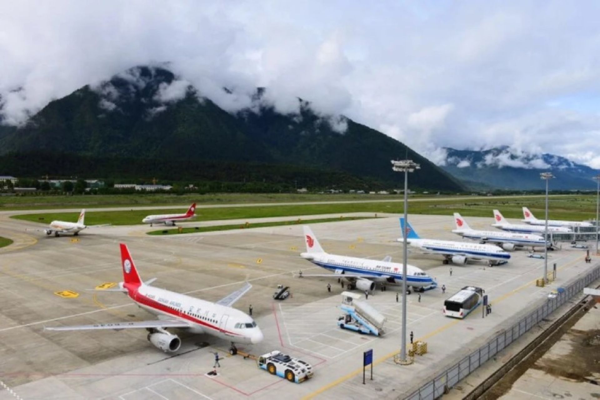 Airplanes and runways of Ningchi Mineling Airport, China