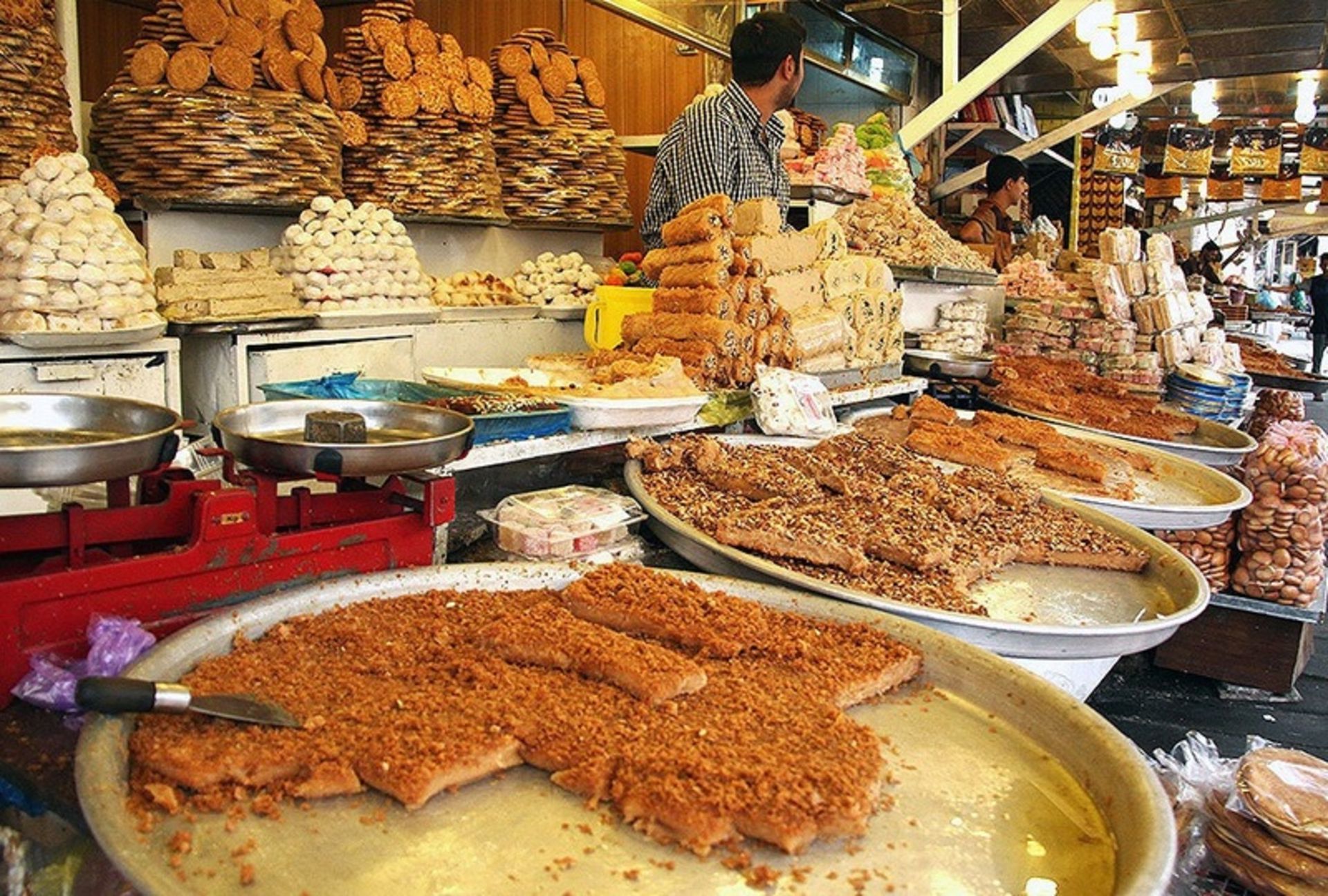 Dehin halva tray in Najaf Ashraf