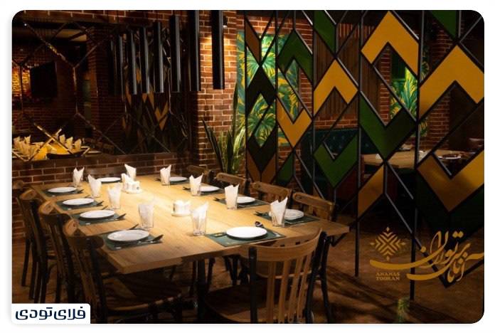 Turan Pineapple Restaura is one of the best restauras in Kish