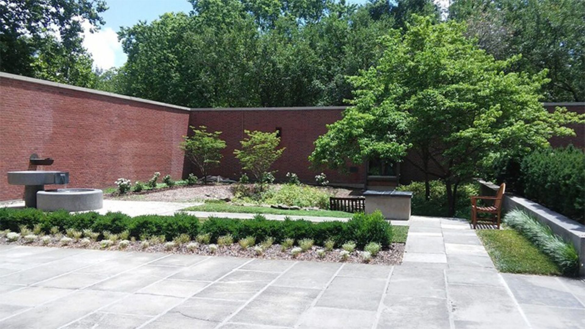 Gardens around the roofless church