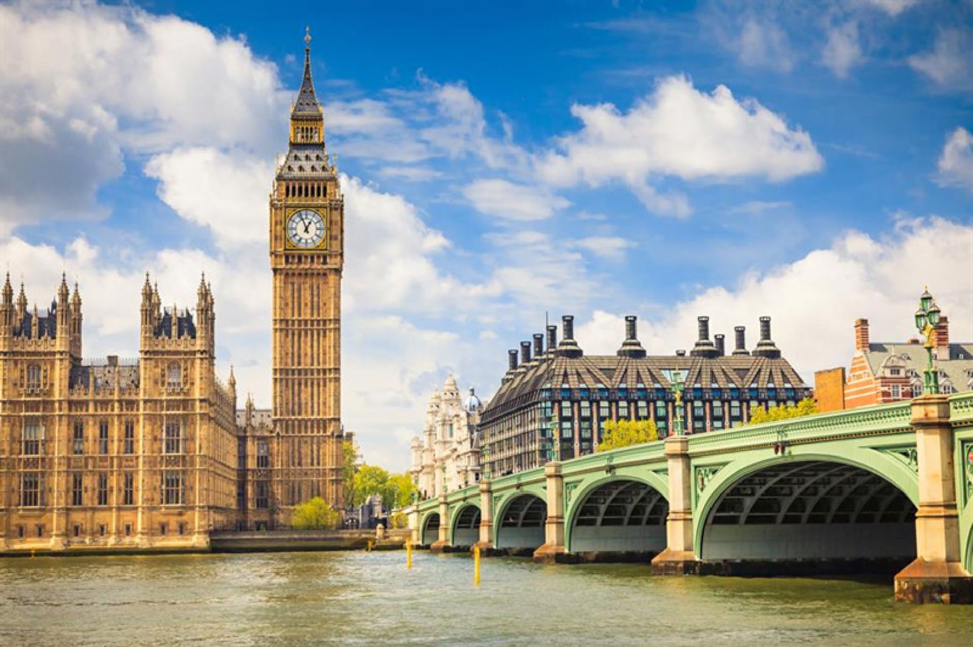 Big Ben clock by the River Thames
