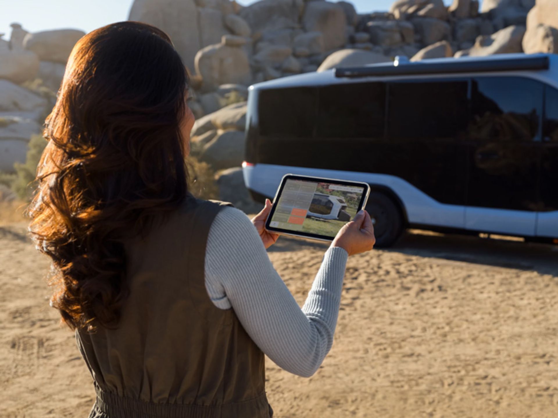 Pebble flow caravan corol with application