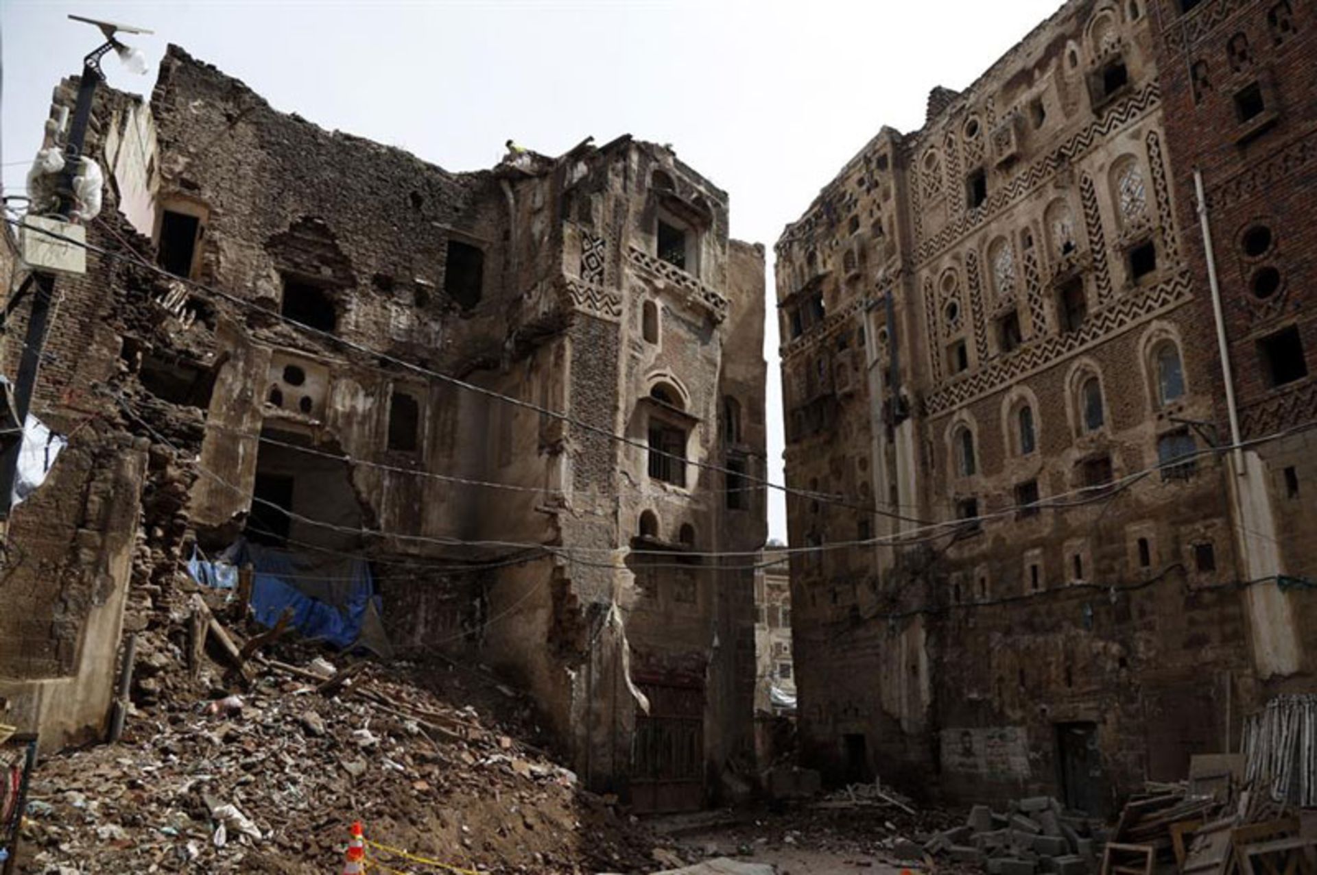 Ancie high-rise towers in Yemen 