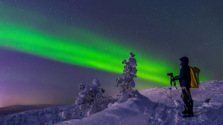 What equipme is needed to travel and watch the aurora borealis?
