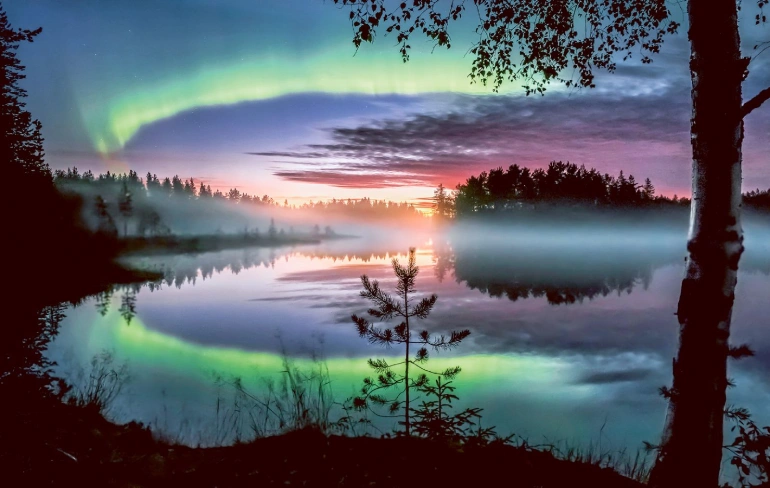 Is it possible to predict when the aurora will occur?