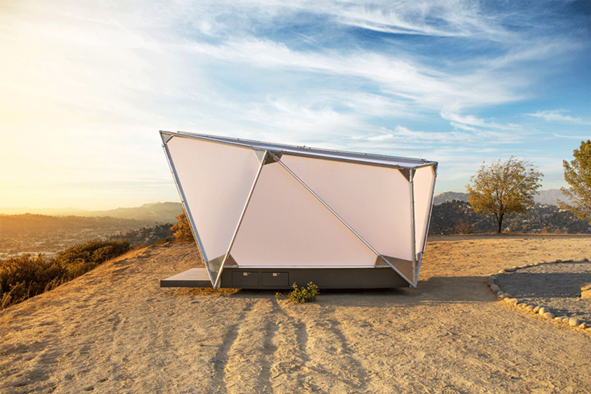 Jupe's folding hut in the desert