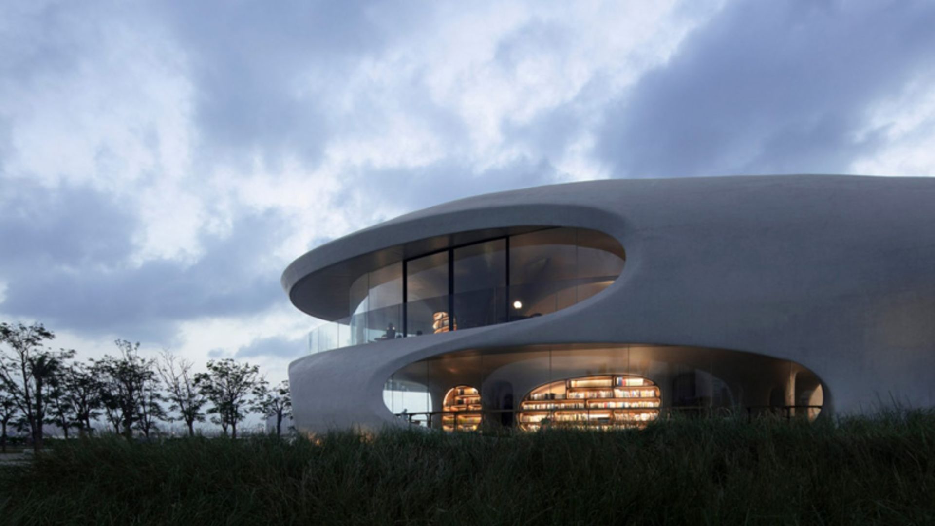 Haiku Hyperscape Library in evening view